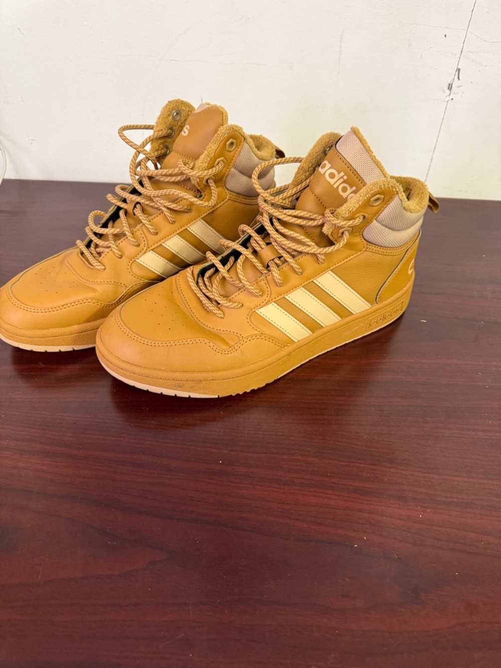 Adidas Hoops 3.0 Mid Classic With Fur Lining  Size 9